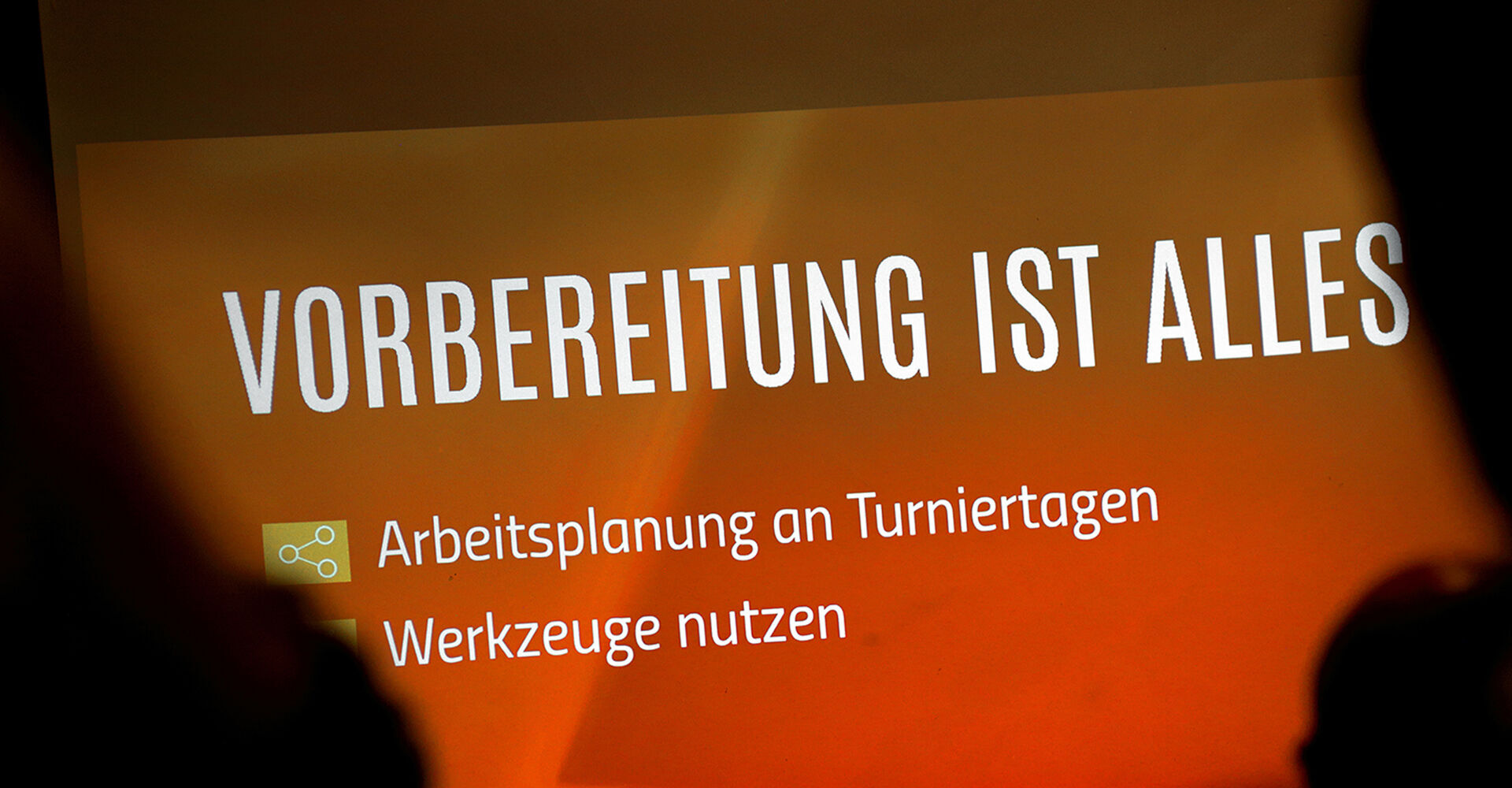  <div class=caption-wrap><p>Fachvorträge für die Praxis</p></div> 